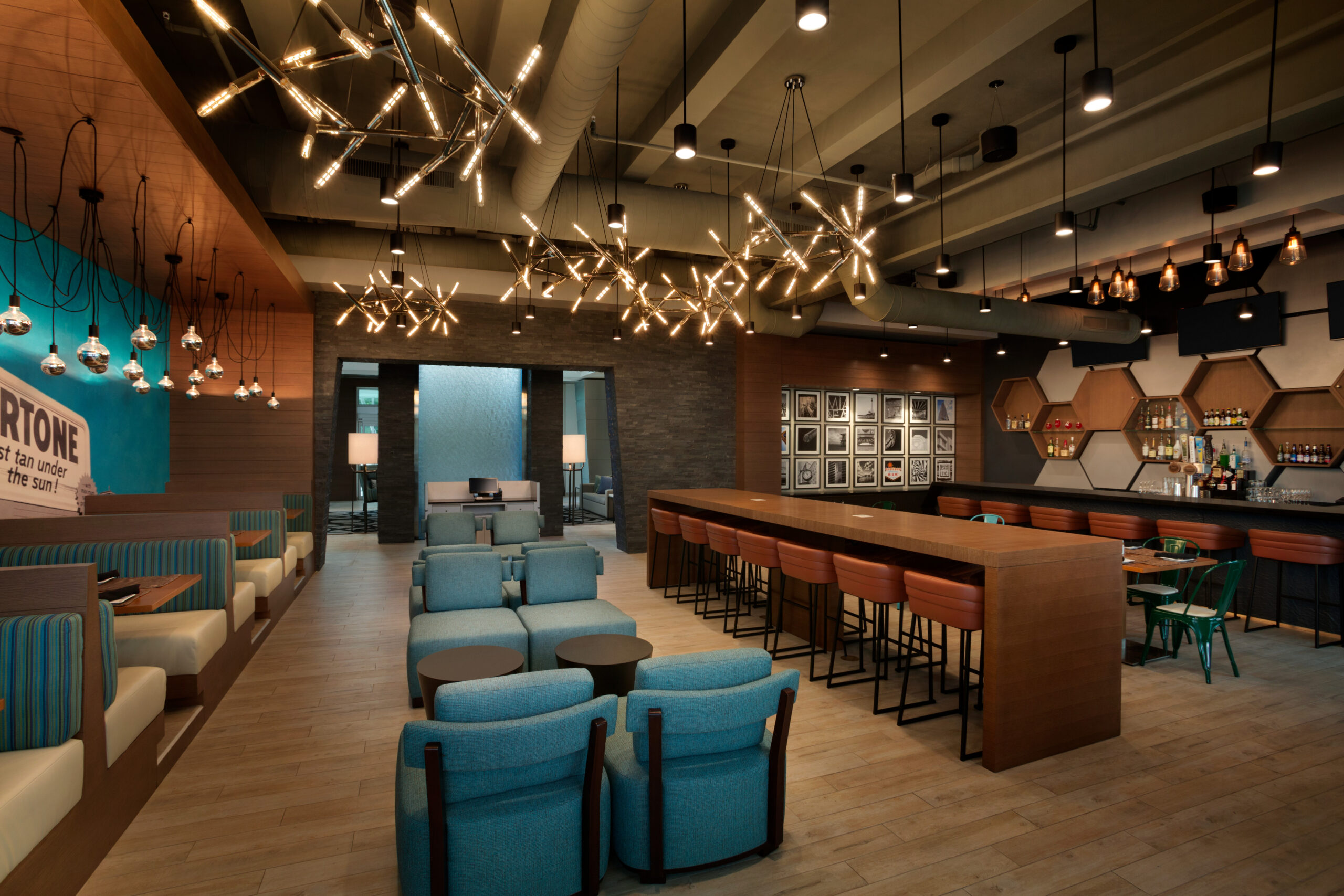 Four Points By Sheraton Miami Airport - Casacada Restaurant and Bar - Bar - 1214754