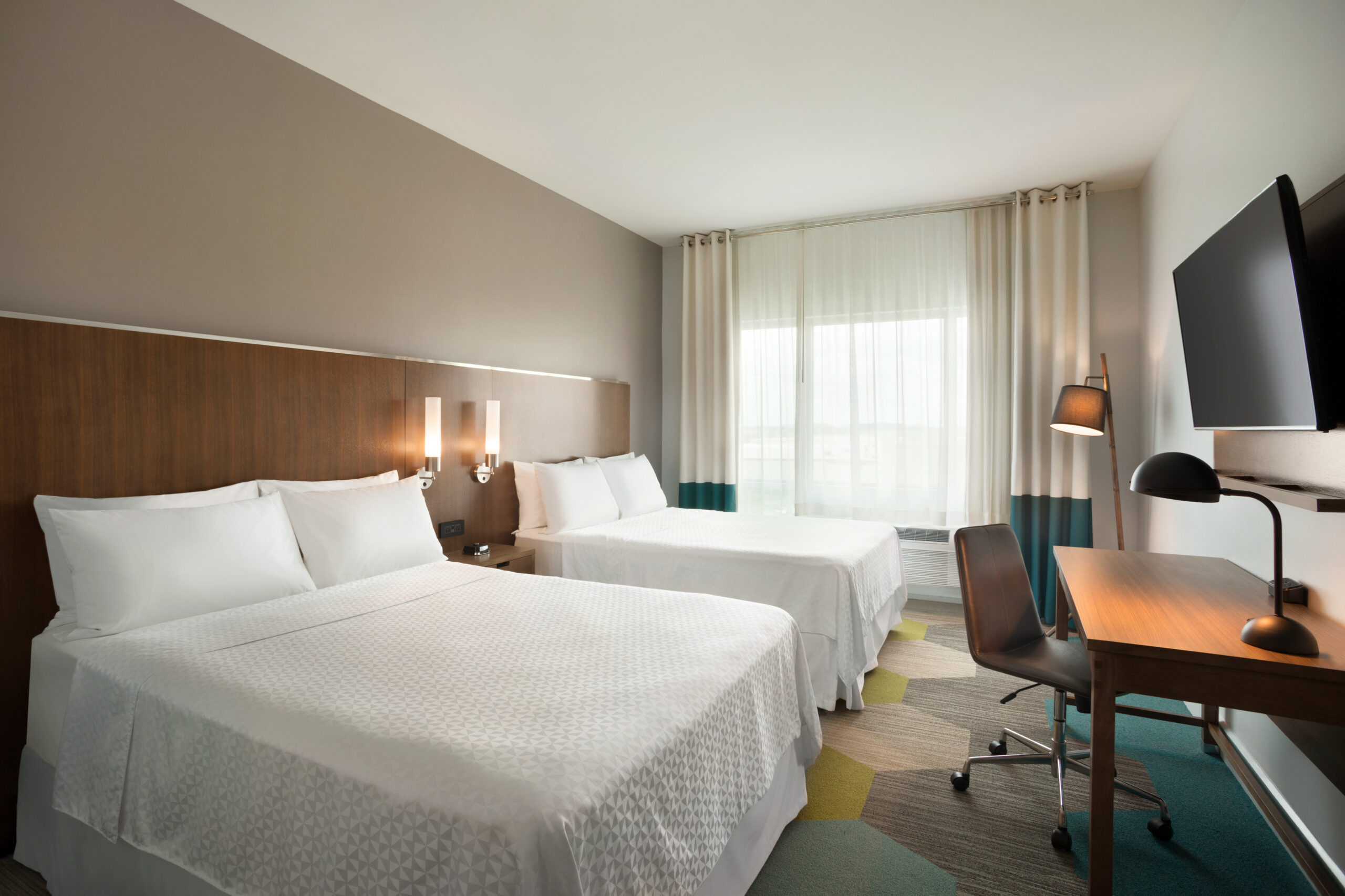 Four Points By Sheraton Miami Airport - Queen Bed Room - 1214737