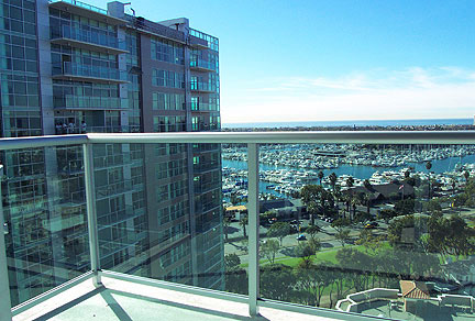GLASS RAILING